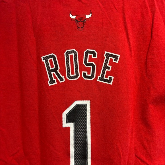 NBA Chicago Bulls #1 Derrick Rose Red Shirsey T shirt Medium Adidas - Picture 8 of 11